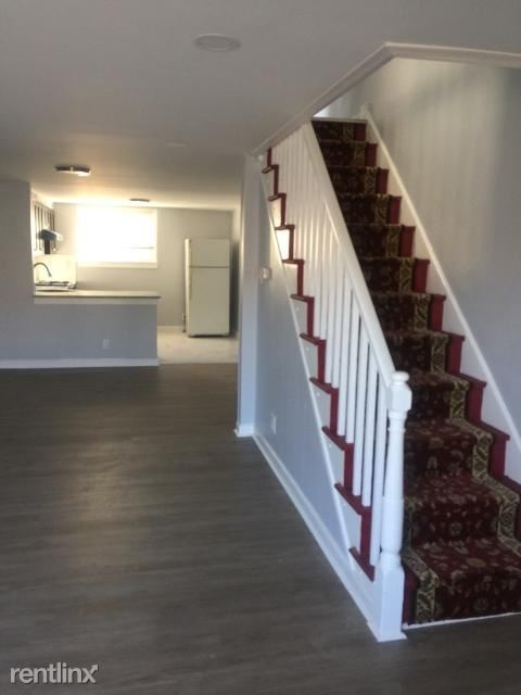 Building Photo - 3 br, 1.5 bath Townhome - 2025  Mckinley St