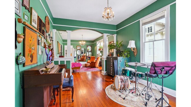 Building Photo - 4516 Banks St