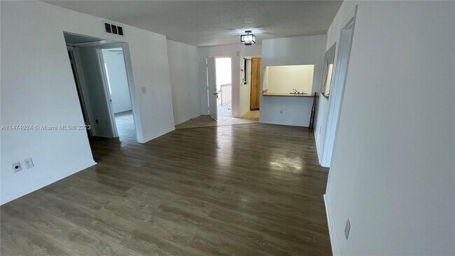 Foto del edificio - 20905 NE 8th Ct