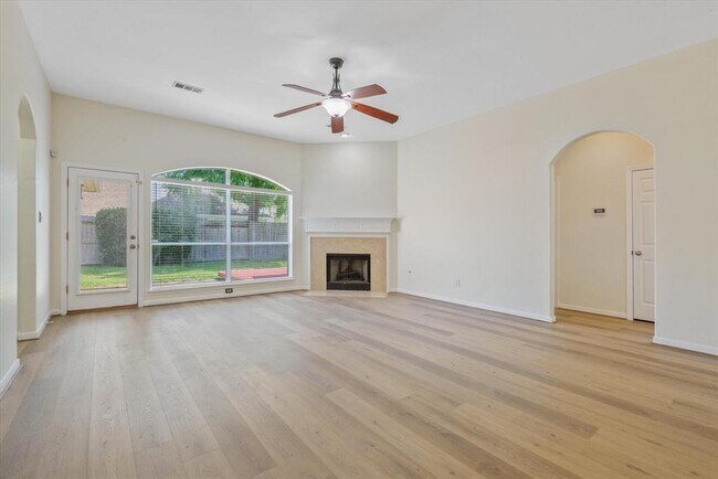 Building Photo - 10222 Squirehill Ct