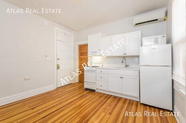 Building Photo - Large one bedroom in Capitol Hill!