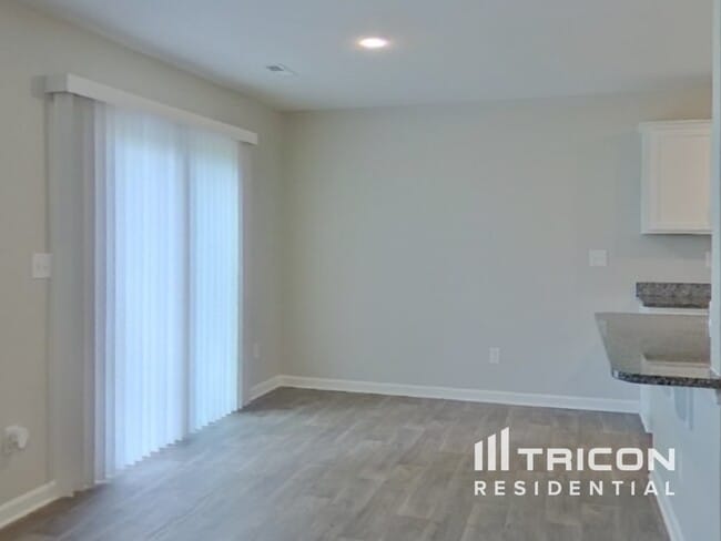 Foto del edificio - 533 Elmwood Pond Ct