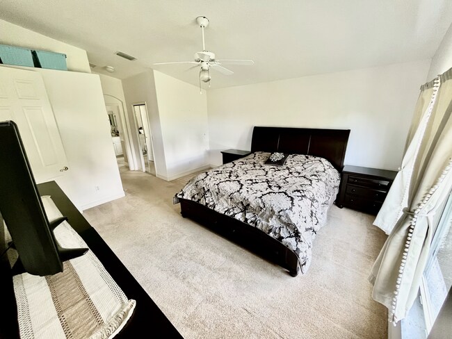 Building Photo - 1305 Coconut Palm Cir