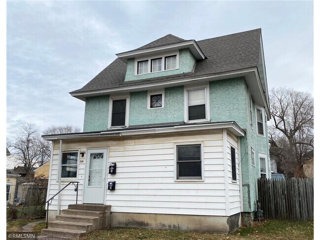 Building Photo - 734 Bradley St