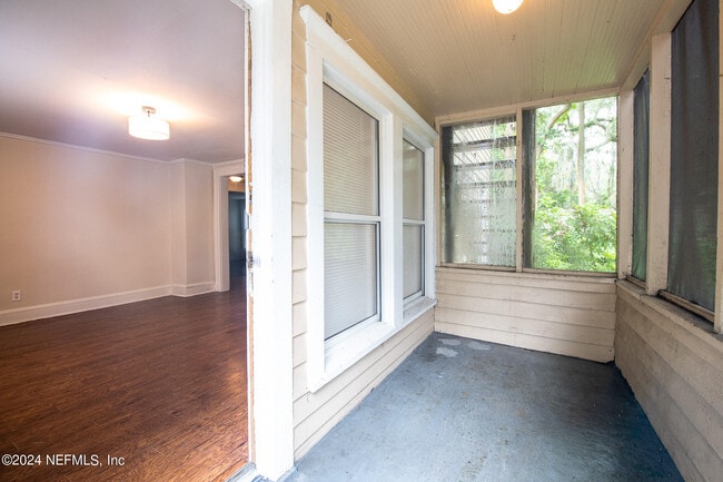 Building Photo - 4333 Longfellow St