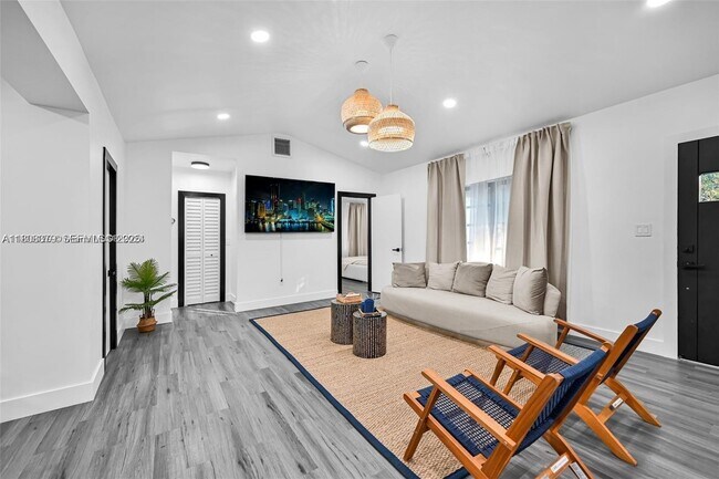 Foto del edificio - 7335 SW 104th St