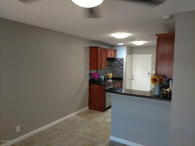 Foto del edificio - 3026 E Brill St