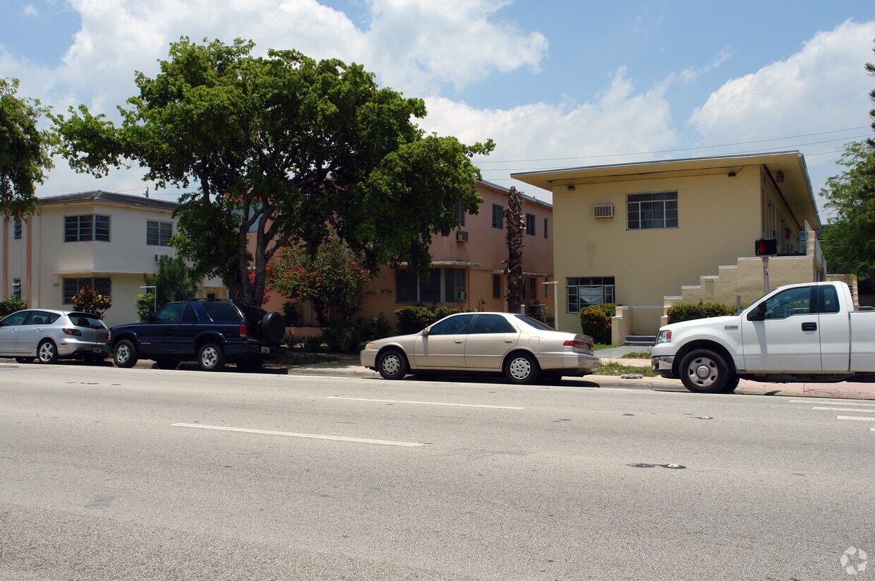 Primary Photo - 1201 Normandy Dr