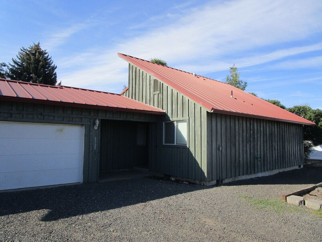 Foto principal - House Right By Ward Rhoden Stadium - Avail...