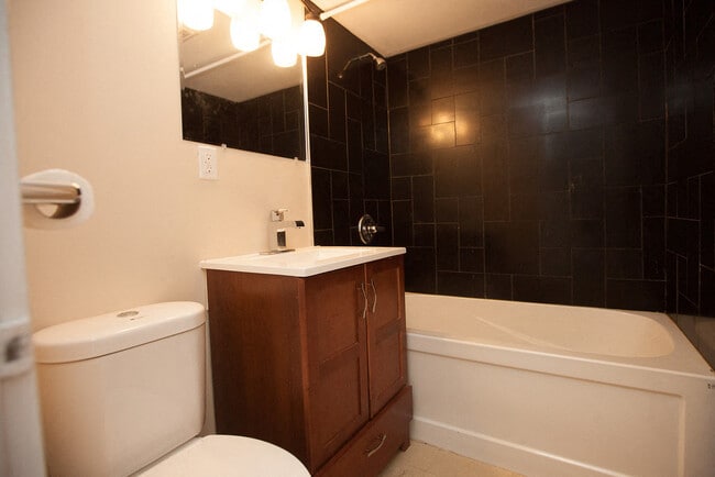 Building Photo - 85 Park