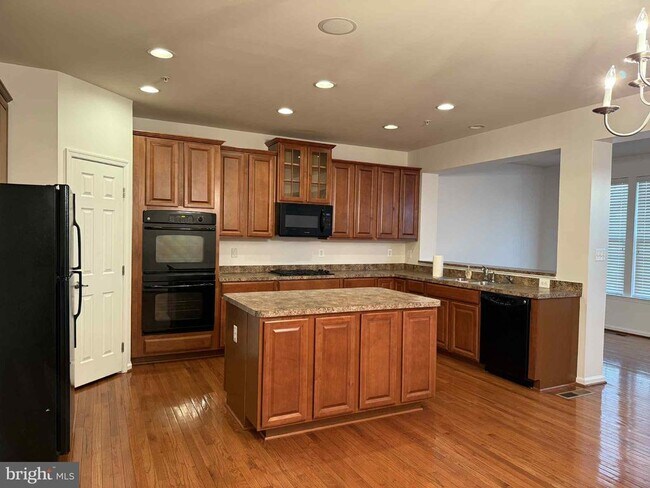 Foto del edificio - 14221 Lusby Ridge Rd