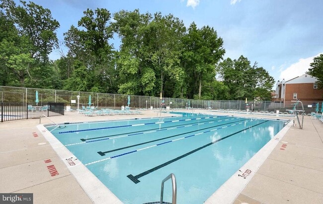 Building Photo - 10507 Weymouth St