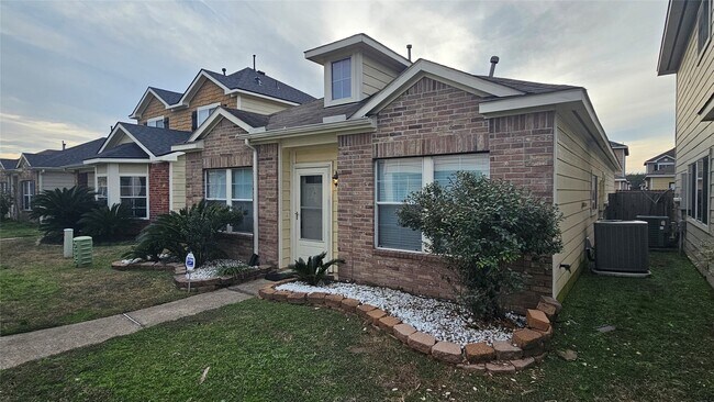 Foto del edificio - 4014 Mossy Pl Ln