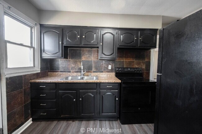 Building Photo - 1937 King Ave