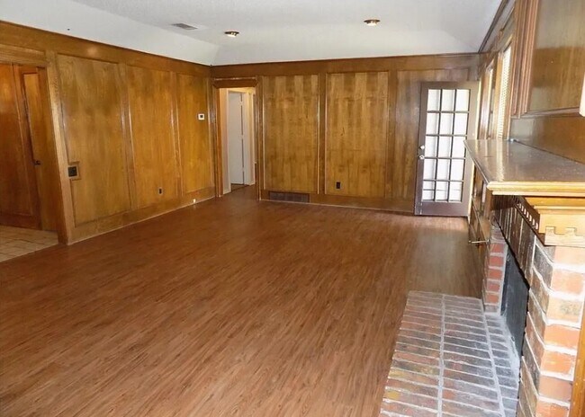 Foto del edificio - 513 Woodhollow Dr