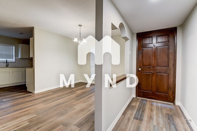 Foto del edificio - 936 Arbor Downs Dr