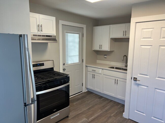 Foto del edificio - 2 Bedroom House for Rent in Lake Station