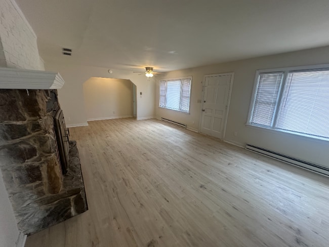 Building Photo - 5388 Chapmans Rd