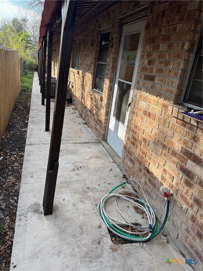 Foto del edificio - 510 N Bauer St