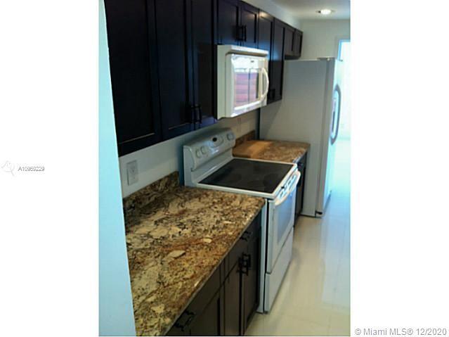 Foto del edificio - 2999 Lakewood Ln