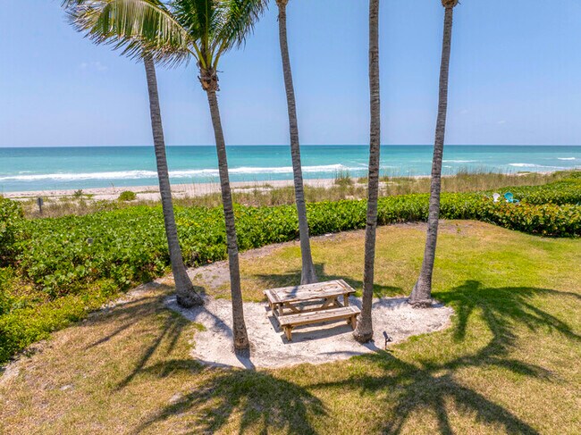 Foto del edificio - 5BR - 8230