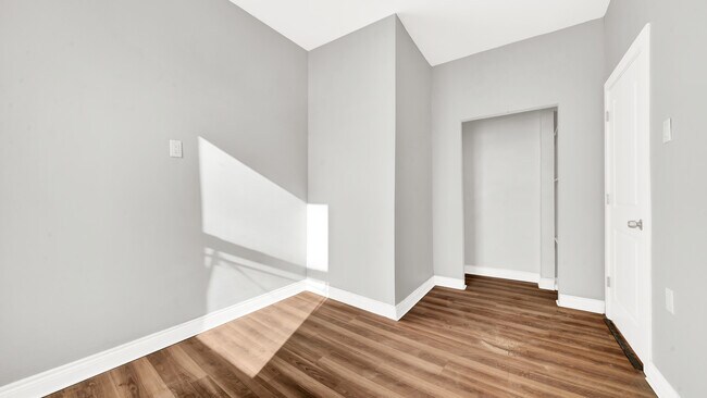 Foto del edificio - 2756 W 24th St