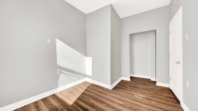 Building Photo - 2756 W 24th St