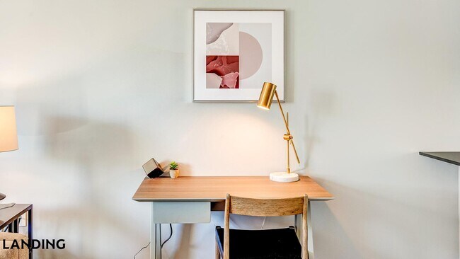 Foto del edificio - 5040 Linbar Dr