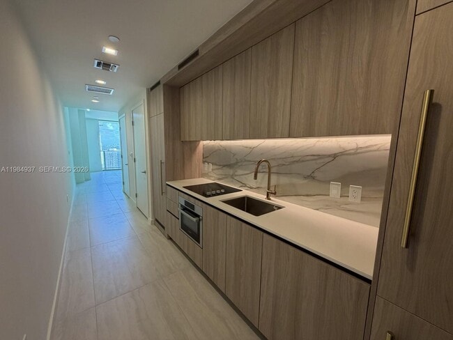 Building Photo - 77 SE 5th St