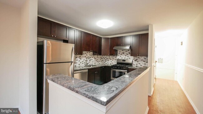 Building Photo - 28 Fawn Ct