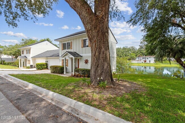 Foto del edificio - 5520 Stanford Rd