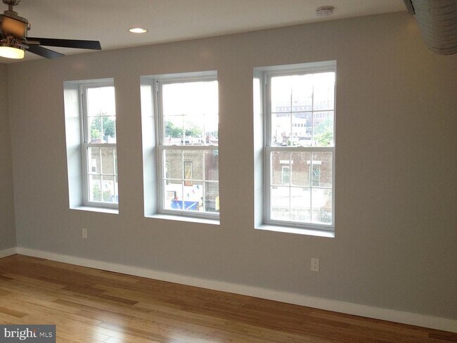 Building Photo - 503 S 52nd St