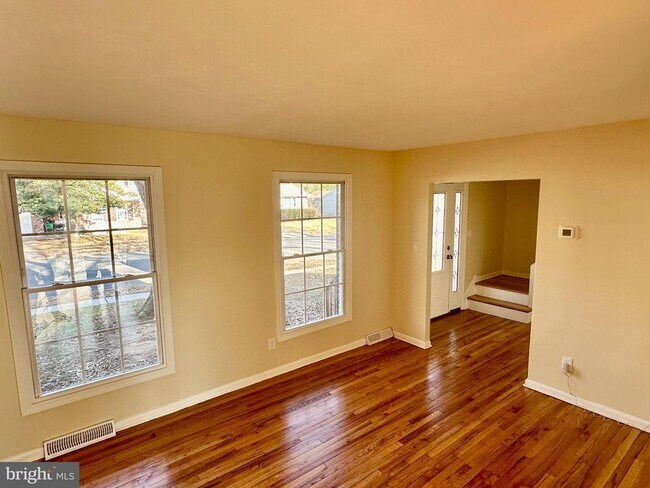 Foto del edificio - 344 Nimitz Rd