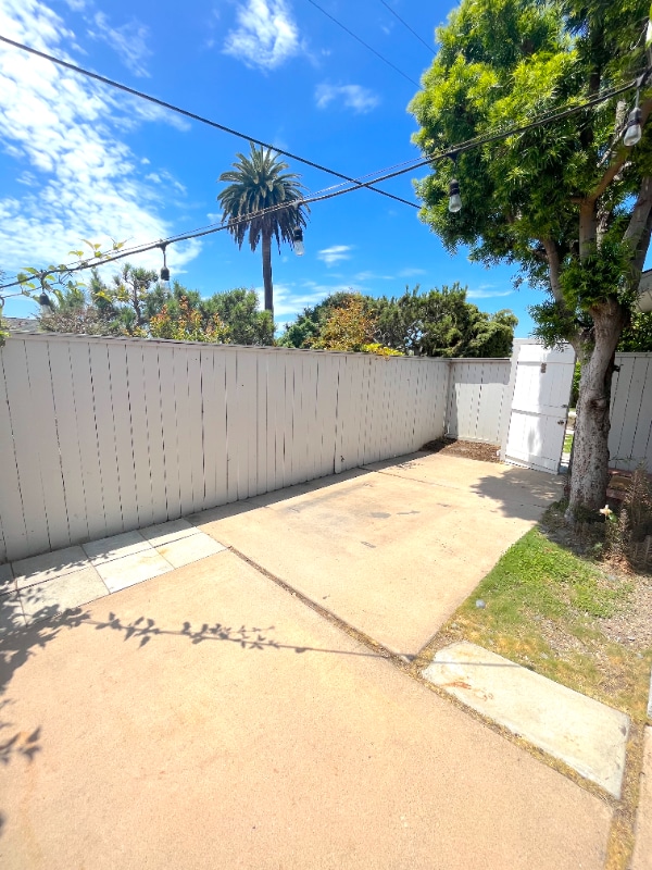 Photo - 666 Glenneyre St Apartment