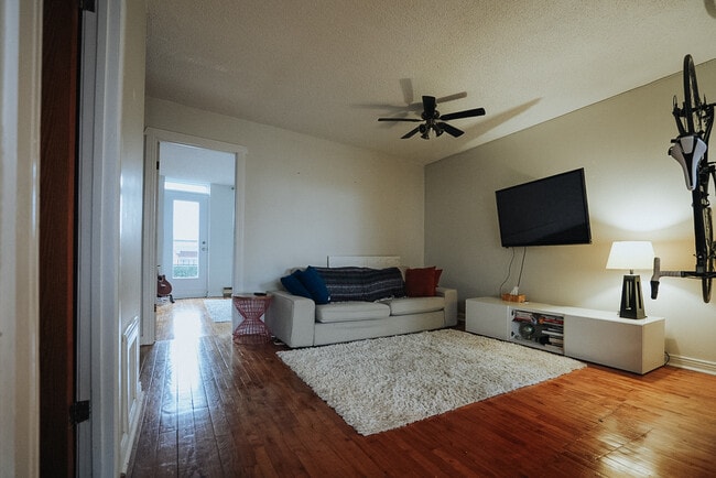 Building Photo - 114 Rue Saint-Philippe