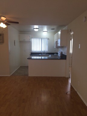 Building Photo - 10557 Lindley Ave