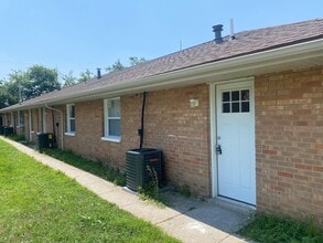 Building Photo - 220 S Smithville Rd