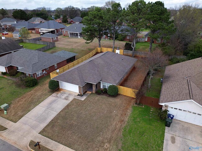 Building Photo - 120 Clover Ridge Dr