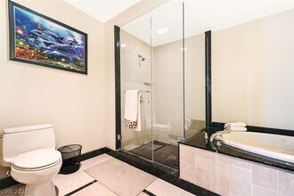 Building Photo - 2700 S Las Vegas Blvd