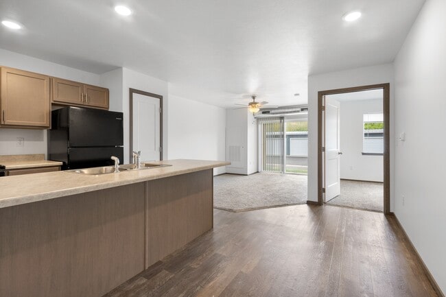 Building Photo - Whisper Creek Village