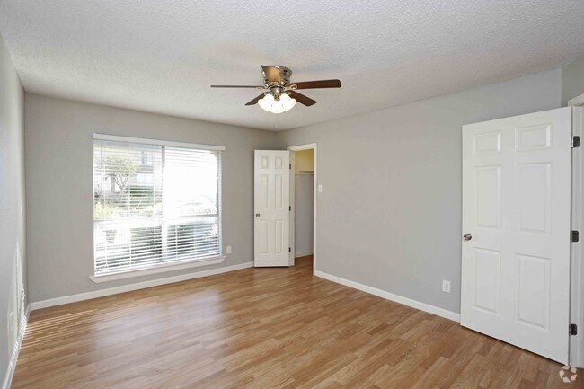 1HAB, 1BA - 690 ft² - HABITACIÓN - Residences at White Rock Lake