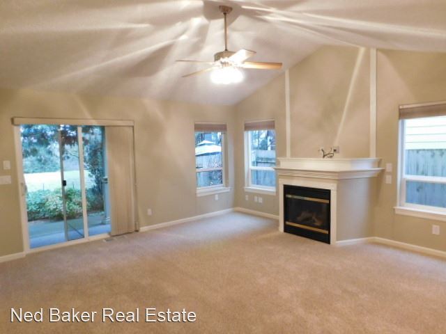Building Photo - 3 br, 2 bath House - 7672 Trebber St. NE