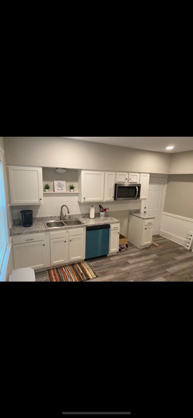 Foto principal - 10608 Lee Ave