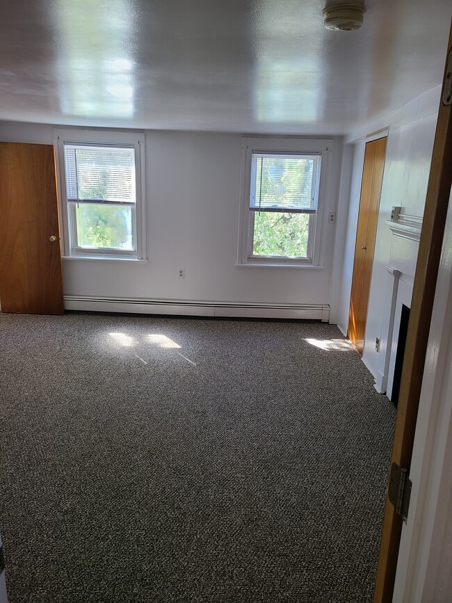 Sala de estar o dormitorio - 131 Depeyster St
