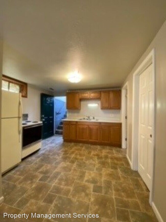 Building Photo - 2 br, 1 bath House - 911 N Main St