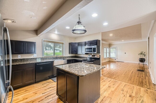 Foto del edificio - 5339 S Windermere St