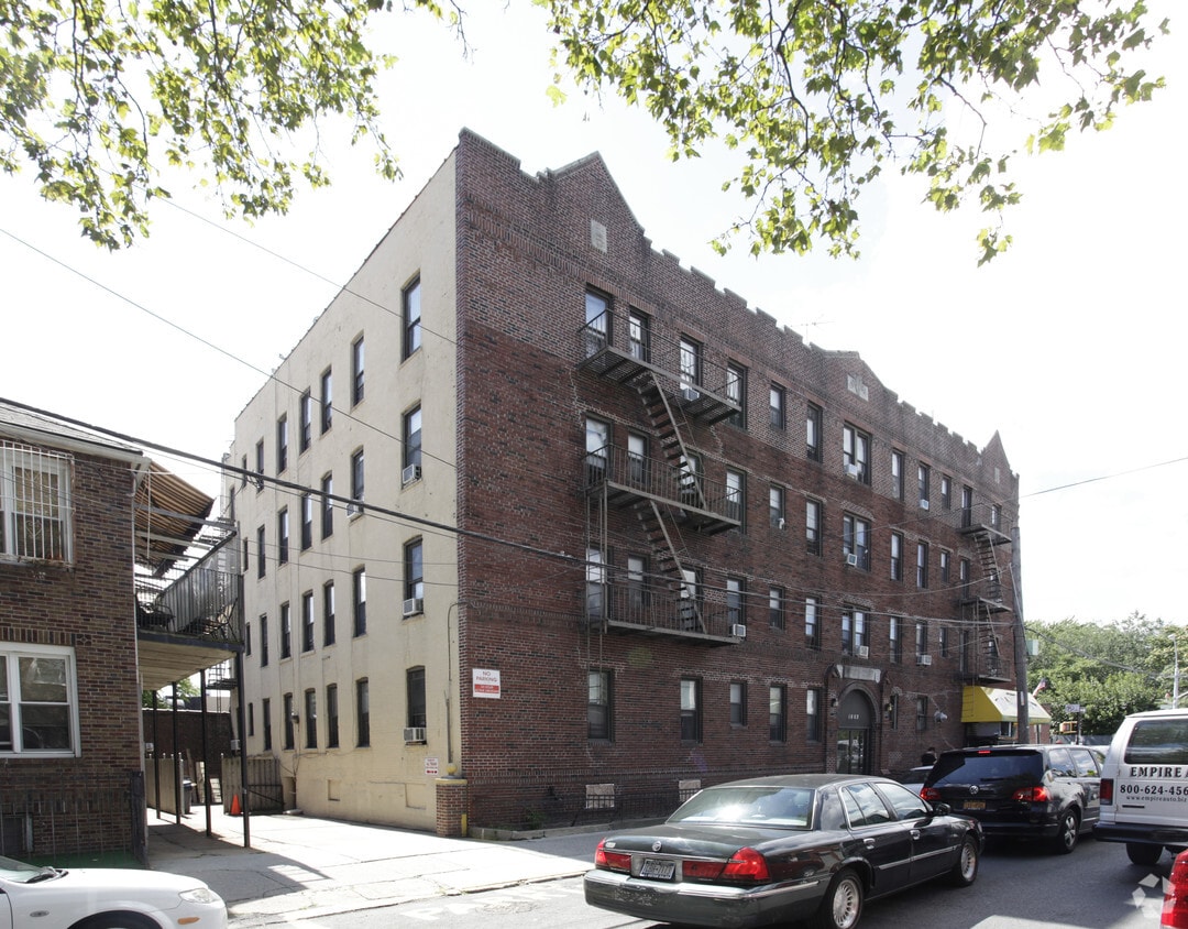 Primary Photo - 1802 53rd St