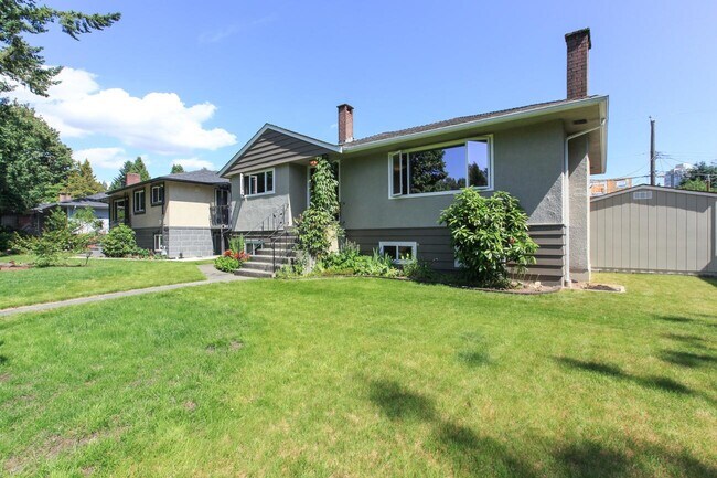 Building Photo - 2956 Noel Dr