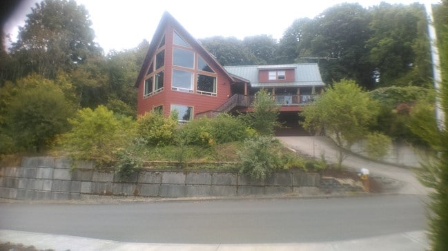 Casa personalizada en el bosque - 11942 SE Lexington St