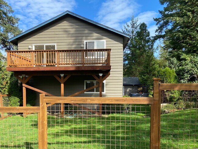 Building Photo - 2324 Lorane Hwy